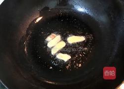 清炖鲫鱼汤的做法图解3