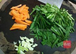 韭菜炒木耳的做法图解3