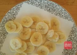 香蕉芒果奶昔的做法图解1