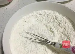 Illustration of how to make microwave biscuits 2