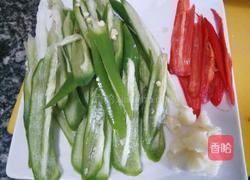青椒鱿鱼的做法图解2