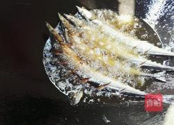 干炸秋刀鱼的做法图解4