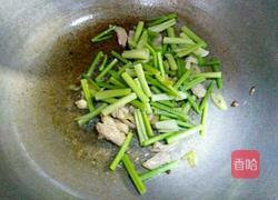 芹菜炒鸡肉的做法图解6