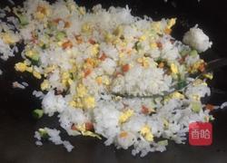 炒花饭的做法图解5