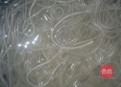 大白菜腌肉炒粉条的做法图解2