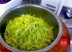 西葫芦鸡蛋馅饺子的做法图解2