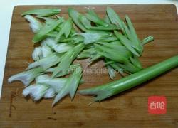 素炒芹菜的做法图解2