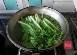 小白菜炒肉的做法图解1