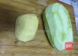 土豆炖茄子的做法图解1
