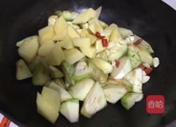 土豆炖茄子的做法图解4