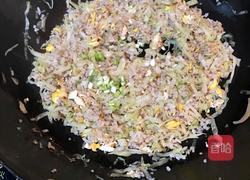 卷心菜炒饭的做法图解7