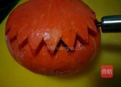 虾仁银鱼金瓜盅的做法图解3