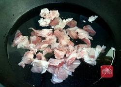 土豆炖牛腩的做法图解1