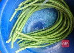 肉炒豇豆的做法图解1
