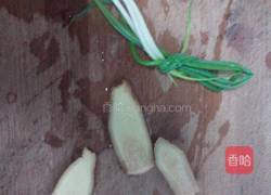 煮菱角的做法图解2