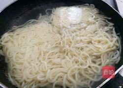 香菇炸酱面的做法图解2