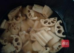 蜜汁闷莲藕的做法图解2