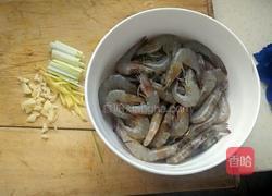 耗油酥虾的做法图解1