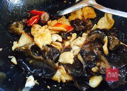 木耳炒鸡的做法图解11