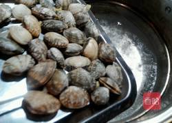 花蛤米线的做法图解2