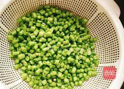 豇豆炒肉末的做法图解1