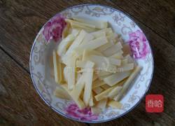 竹笋炒肉的做法图解1