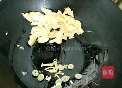 西红柿鸡蛋木耳面条的做法图解3