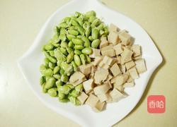 毛豆炸酱的做法图解1