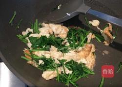香菜炒鹅蛋的做法图解8