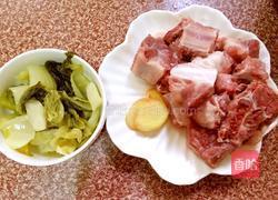 酸菜排骨的做法图解2
