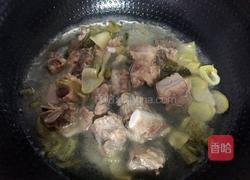 酸菜排骨的做法图解6