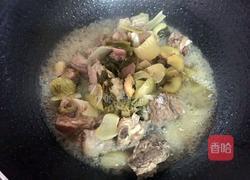 酸菜排骨的做法图解7