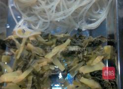 酸菜炒粉条的做法图解2