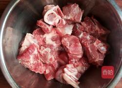 排骨玉米海带汤的做法图解1