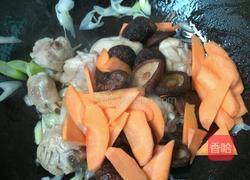 香菇炒鸡腿的做法图解5