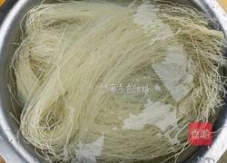 绿豆芽炒面的做法图解3