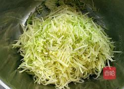 西葫芦包子的做法图解1