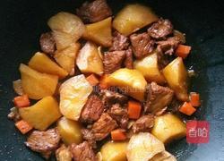 土豆烧猪肉的做法图解6