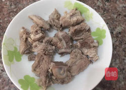 冬瓜大骨头汤的做法图解1