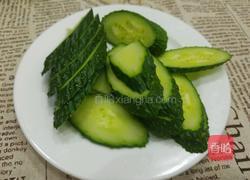 青瓜皮蛋汤的做法图解1