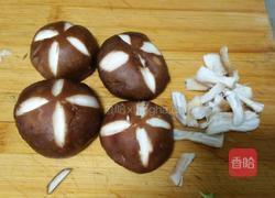 香菇炒西兰花的做法图解4