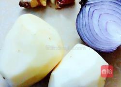 土豆丝炒洋葱丝的做法图解1