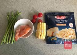 意大利面之--烟熏鲑鱼弯管面的做法图解1