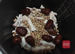 红枣花生煲鸡爪的做法图解2