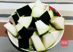 冬瓜薏米猪骨汤的做法图解2