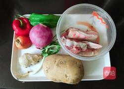 土豆肉丁盖浇饭的做法图解1