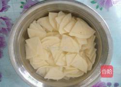 土豆炒猪肉的做法图解3