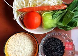 可爱黑白米炒饭的做法图解1