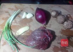 蒸牛肉丸子的做法图解1