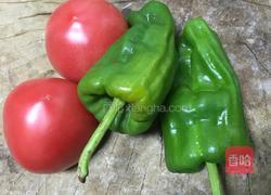 青椒西红柿的做法图解2